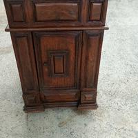 mobile antico in noce.