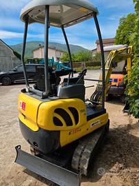 Miniescavatore usato New Holland Kobelco E16R