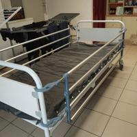 letto sanitario con telecomando e sponde