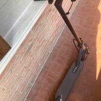 Monopattino elettrico riceel