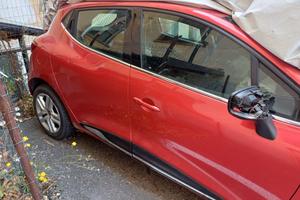 Renault Clio da rottamare