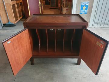 credenza porta vinili 