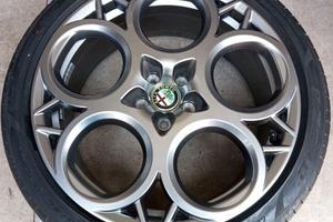 Cerchi in lega 20" Alfa TONALE con pneumatici