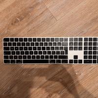 Magic Keyboard con Touch ID e tastierino numerico