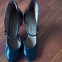 Scarpe nere eleganti punta tonda