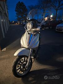 Piaggio Beverly 500 – 2003 – 24.000 km
