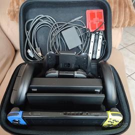 Nintendo Switch completa di accessori