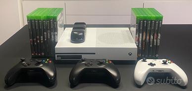 XBOX ONE+15 GIOCHI+3 JOYSTICK+CARICA JOYSTICK