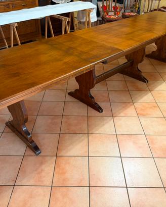 Tavolo in legno massello allungabile fino a 360 cm