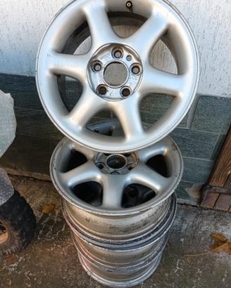 4 cerchi in lega 15" Volvo S60 5 fori 9140545