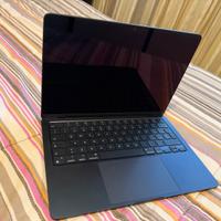 Macbook Air M3 256gb 8gb di ram perfetto...