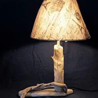 lampada artistica in legno spiaggiato