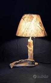 lampada artistica in legno spiaggiato