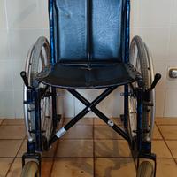 Sedia a rotelle pieghevole Kometa 41cm usata poco