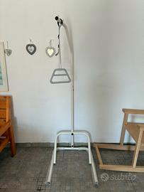 Alzamalati a piantana da terra per letto