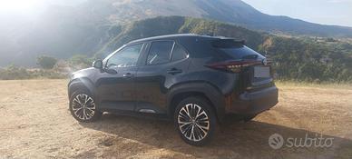 TOYOTA YARIS CROSS 1.5 FULL HYBRID LOUNGE