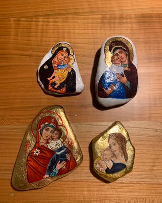 Icone su sassi del Piave