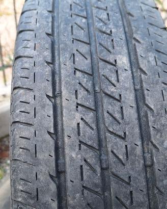 Gomme 205/75 R 16
