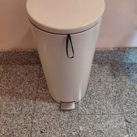 Bidone a pedale porta biancheria o immondizia