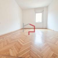 PIAZZA VITTORIA: QUADRILOCALE DI 120 MQ!