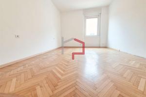 PIAZZA VITTORIA: QUADRILOCALE DI 120 MQ!