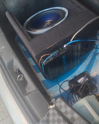  subwoofer marca boss 800 + amplificatore 