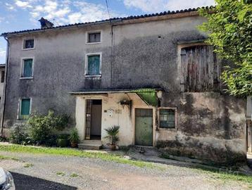 Immobile in asta di 336 m² con 2 locali e box auto