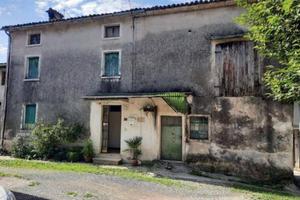 Immobile in asta di 336 m² con 2 locali e box auto