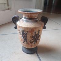 vaso in terracotta stile etrusco