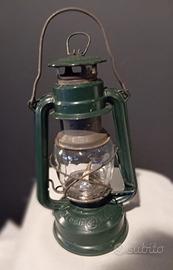 Lampada petrolio antica elettrificata