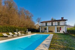 VILLA SINGOLA A PECETTO TORINESE