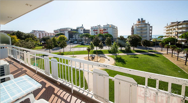 Vista mare 50 metri da spiaggia con parcheggio