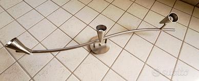 Asta 3 luci LED sostituibili orientabili