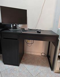 scrivania per computer 