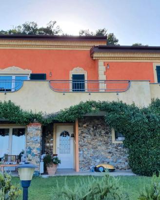 Appartamento di pregio in villa vista mare 