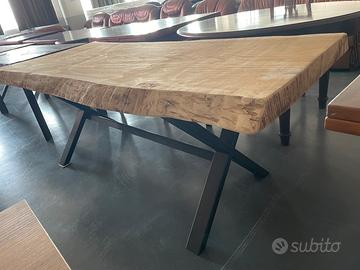 Tavolo in legno massello di rovere