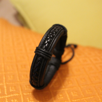 Bracciale in cuoio nero