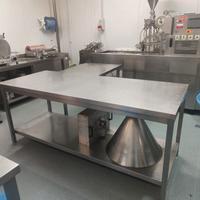 tavoli in acciaio 300/600€