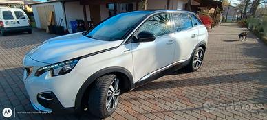 Peugeot 3008 GT line con gancio traino