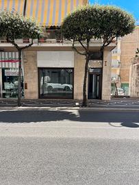 NEGOZIO NEL CENTRO DI GAETA - VIA MAZZINI