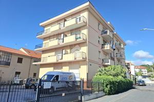 2 LOCALI A SAN BARTOLOMEO AL MARE