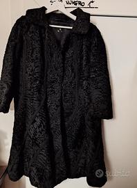 Cappotto di pelliccia astrakan nero
