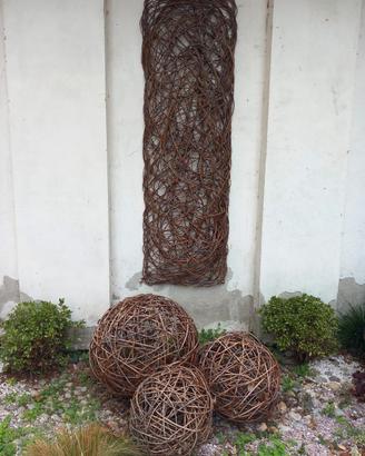 Sculture fatte a mano in salice