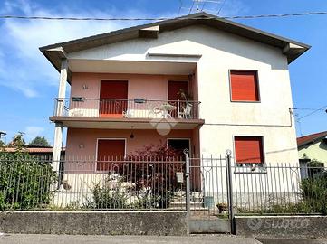 VILLA SINGOLA A ADRO