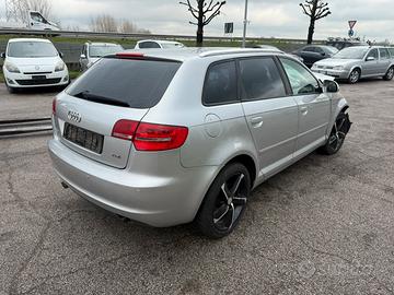 Pezzi Audi A3 1,6tdi 2009 motore CAY