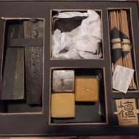 Scatola con profumatori d'ambiente e palo santo