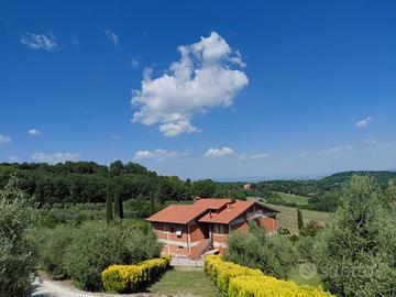 CS101 - Casa Singola con Vista Panoramica in Vendi