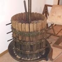 torchio per vino e contenitore pvc