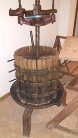 torchio per vino e contenitore pvc