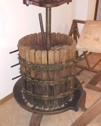 torchio per vino e contenitore pvc